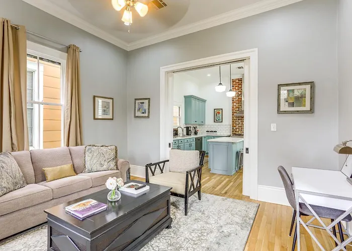 Historic Nola Side Hall Cottage Near Hotspots!