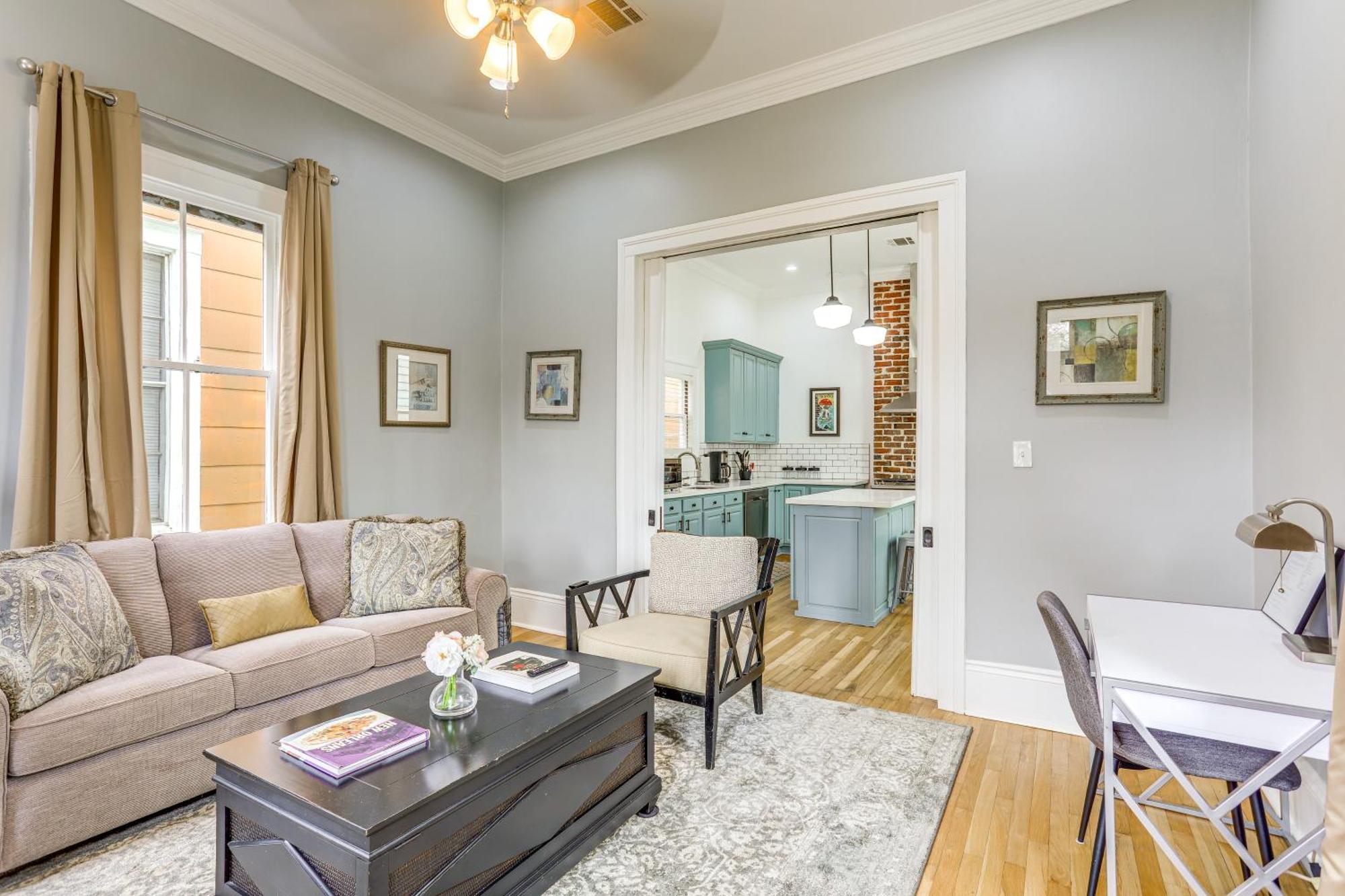 Historic Nola Side Hall Near Hotspots! Holiday home New Orleans